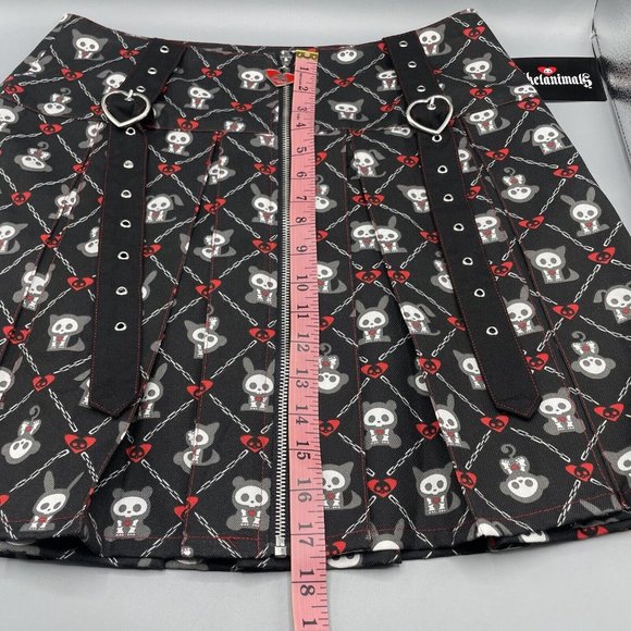 Skelanimals Grommet Strap Pleated Plaid Skirt Black Red LARGE New With Tags - Picture 7 of 9
